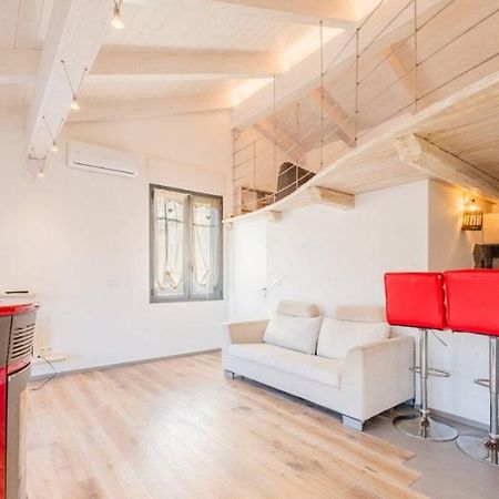 Appartamento Spotorno Con Ampio Terrazzo Attrezzato Anche Con Angolo Cottura Bagian luar foto
