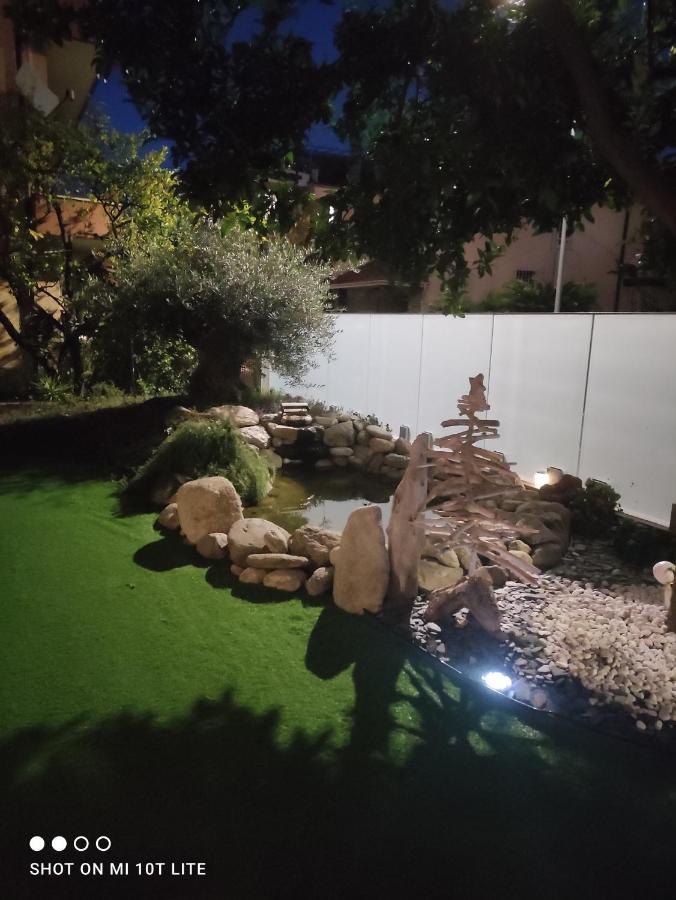 Appartamento Spotorno Con Ampio Terrazzo Attrezzato Anche Con Angolo Cottura Bagian luar foto