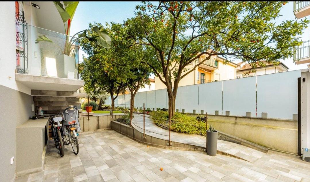Appartamento Spotorno Con Ampio Terrazzo Attrezzato Anche Con Angolo Cottura Bagian luar foto