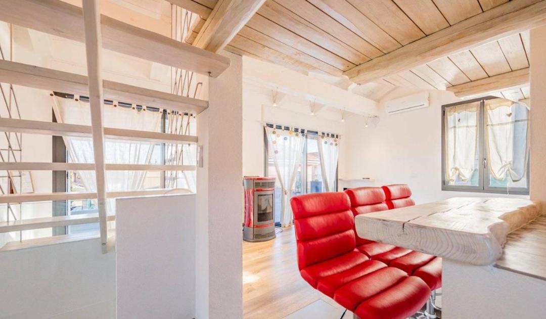 Appartamento Spotorno Con Ampio Terrazzo Attrezzato Anche Con Angolo Cottura Bagian luar foto