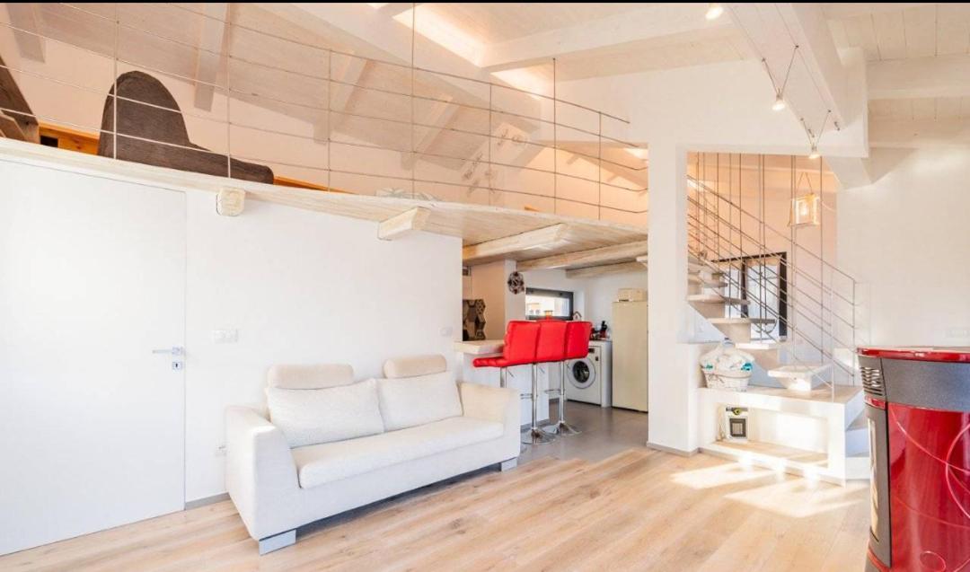 Appartamento Spotorno Con Ampio Terrazzo Attrezzato Anche Con Angolo Cottura Bagian luar foto